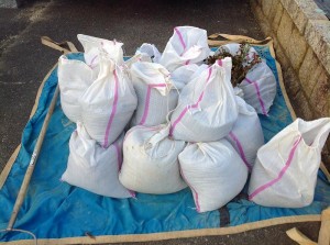 今枝家　防草シート　砂利まき (1)